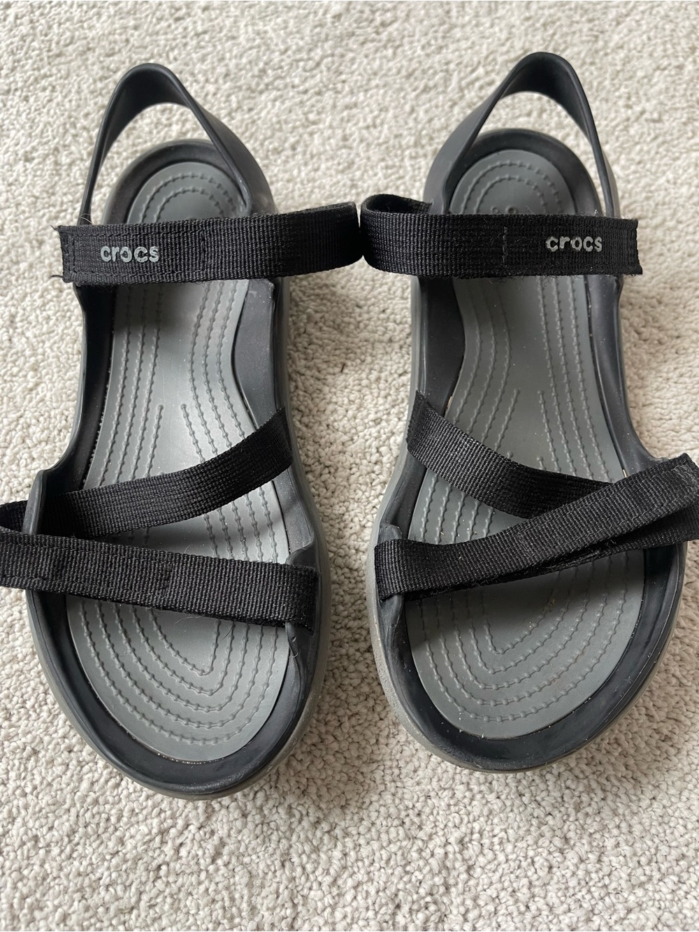 Crocs Womens Black Strappy Sandals Size 7 Comfort Travel Water Shoes